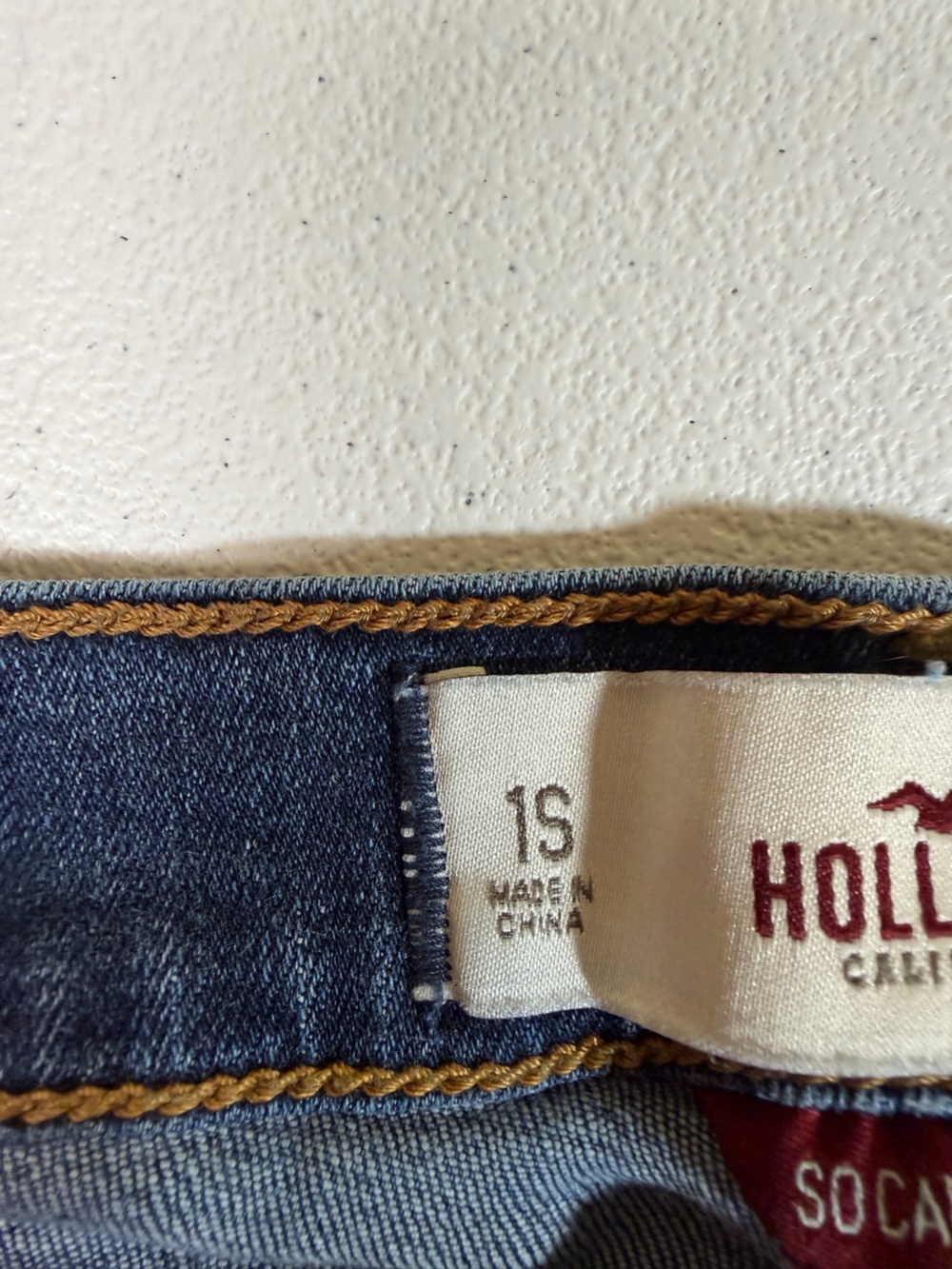 Hollister Oceanside Super Skinny Women's Straight-Leg Jeans in Dark Blue Wash - Picture 6 of 10